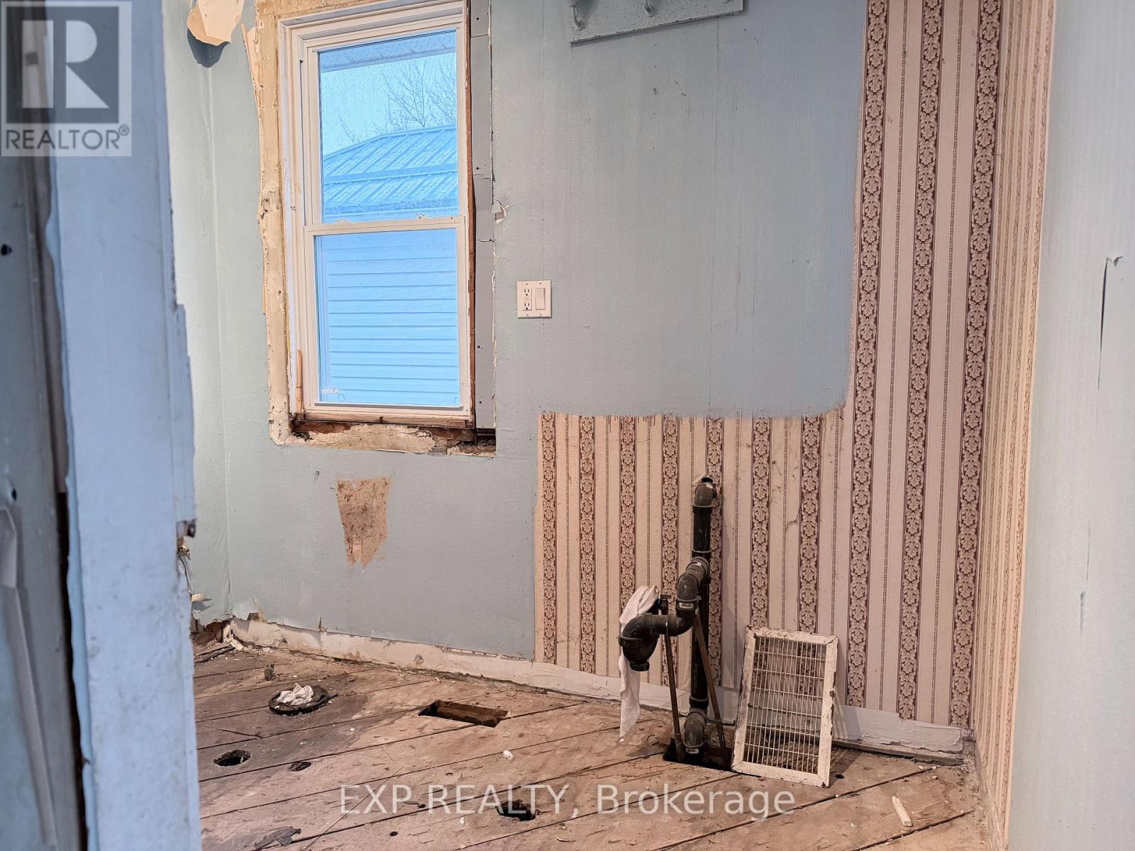 16 Nelson Street, Norfolk, Ontario  N3Y 3E3 - Photo 11 - X12644298