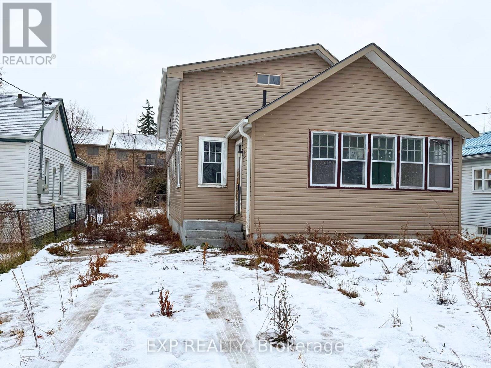 16 Nelson Street, Norfolk, Ontario  N3Y 3E3 - Photo 2 - X12644298