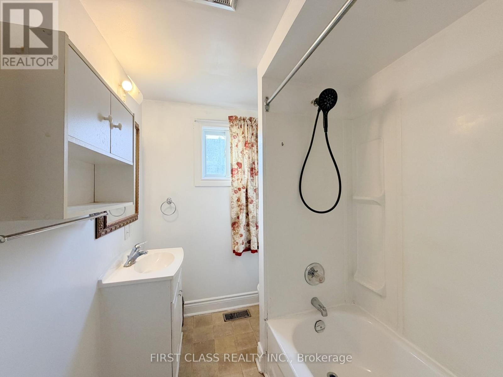 2081 Metro Road N, Georgina, Ontario  L0E 1L0 - Photo 10 - N12588304