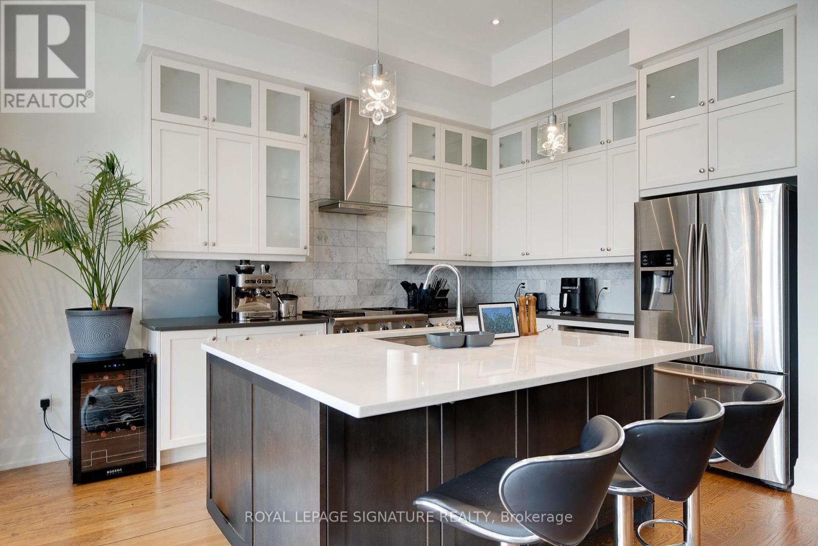 119b Hillside Avenue, Toronto, Ontario  M8V 1T3 - Photo 15 - W12644090