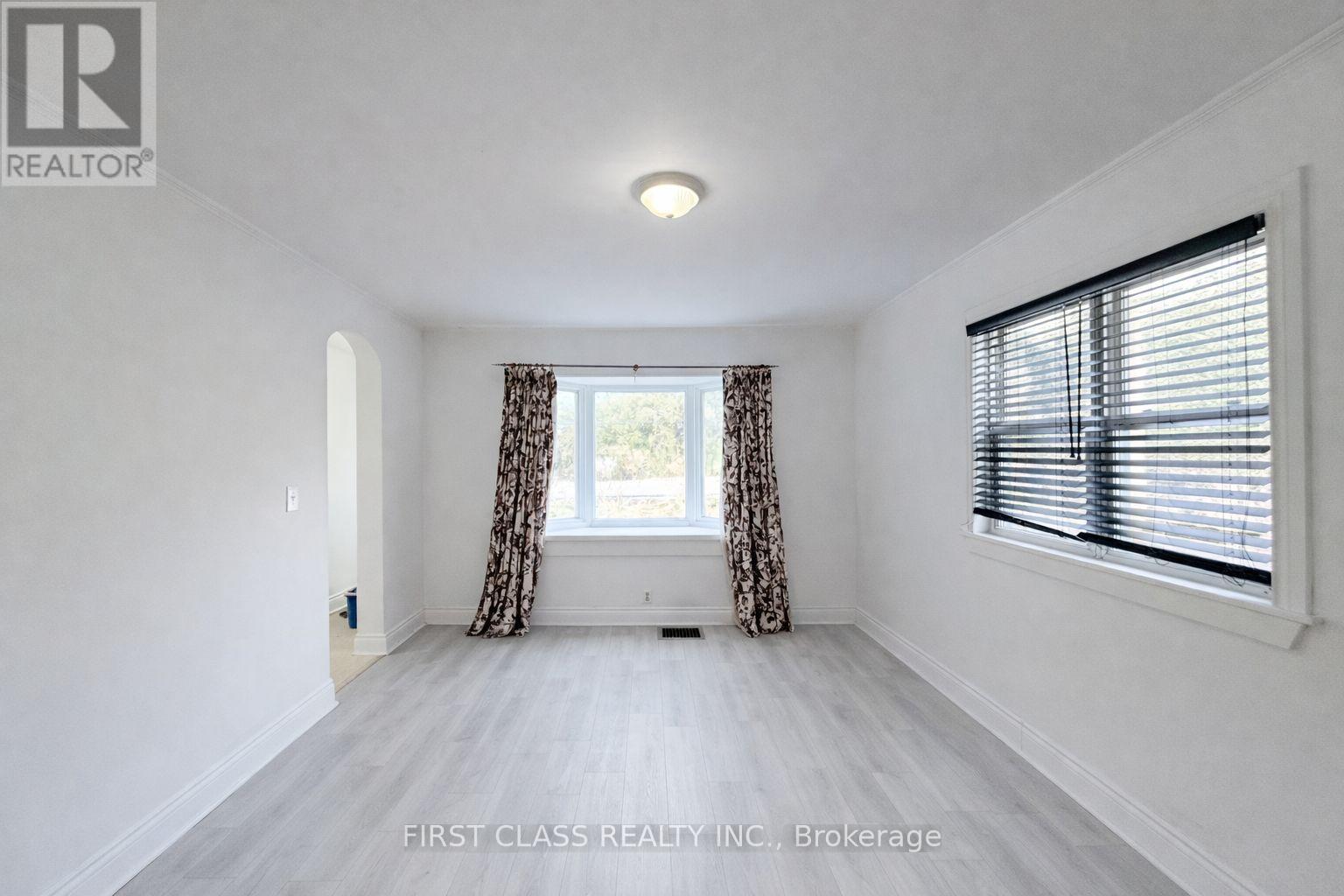 2081 Metro Road N, Georgina, Ontario  L0E 1L0 - Photo 4 - N12588304