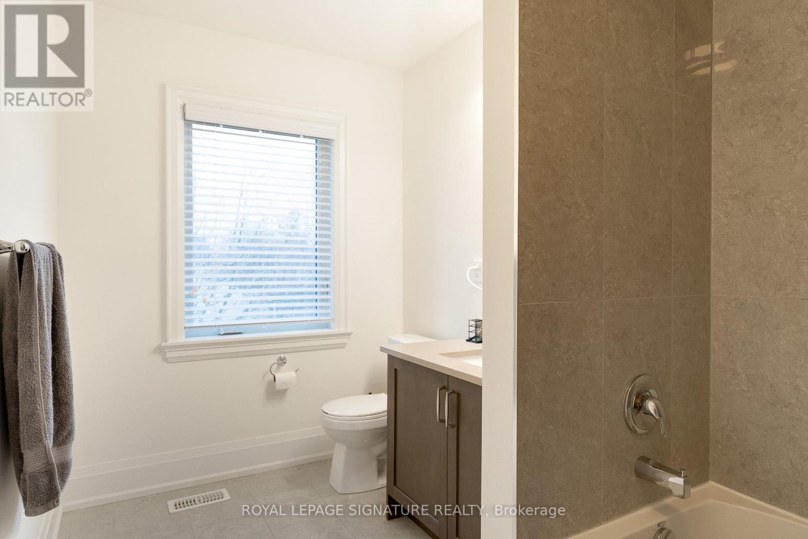 119b Hillside Avenue, Toronto, Ontario  M8V 1T3 - Photo 27 - W12644090