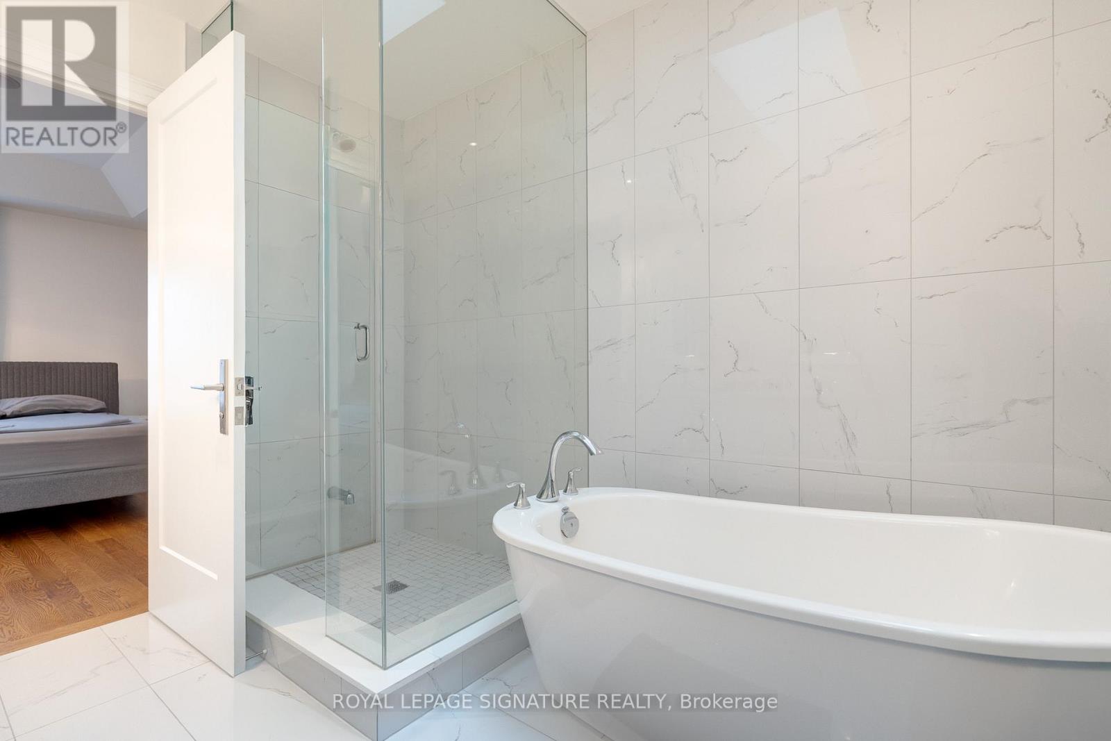 119b Hillside Avenue, Toronto, Ontario  M8V 1T3 - Photo 24 - W12644090