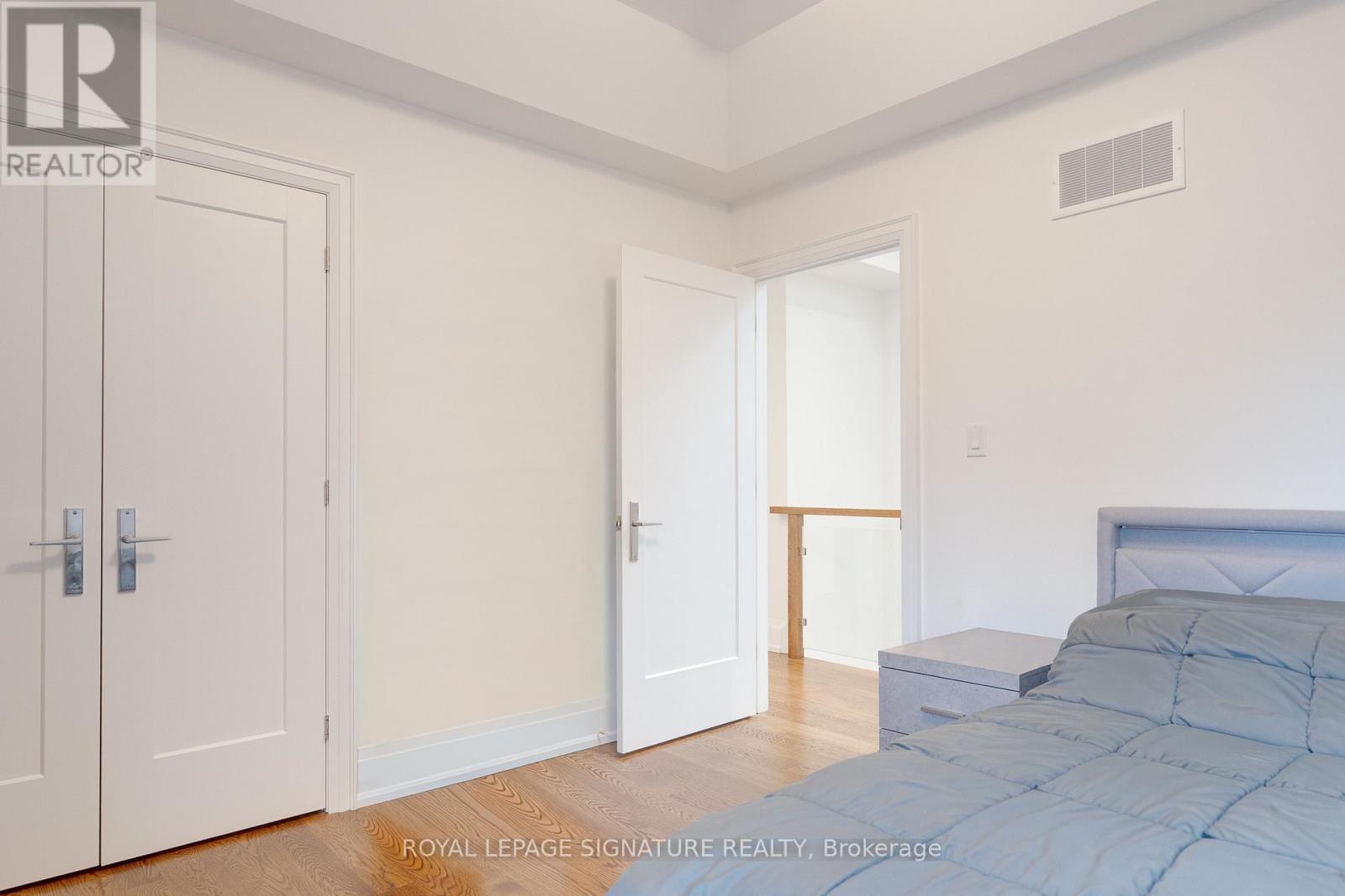 119b Hillside Avenue, Toronto, Ontario  M8V 1T3 - Photo 31 - W12644090