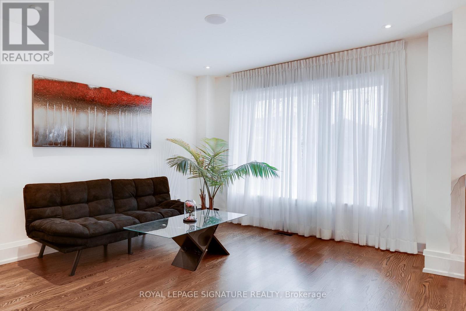 119b Hillside Avenue, Toronto, Ontario  M8V 1T3 - Photo 3 - W12644090