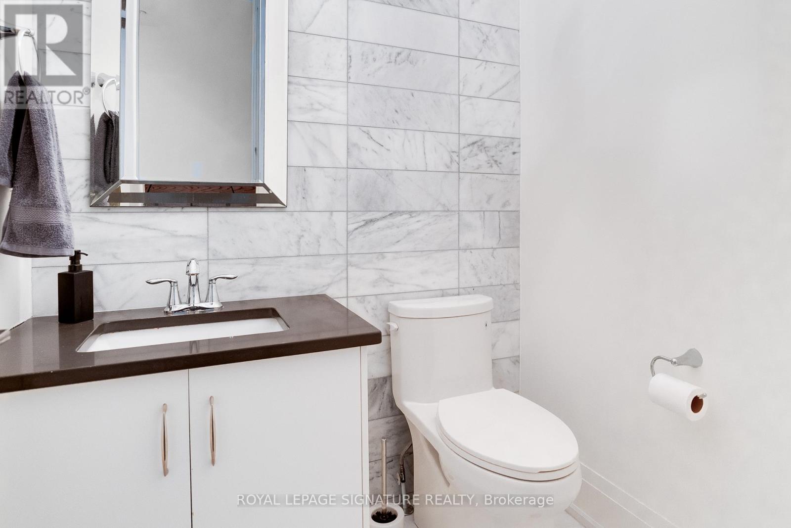 119b Hillside Avenue, Toronto, Ontario  M8V 1T3 - Photo 8 - W12644090