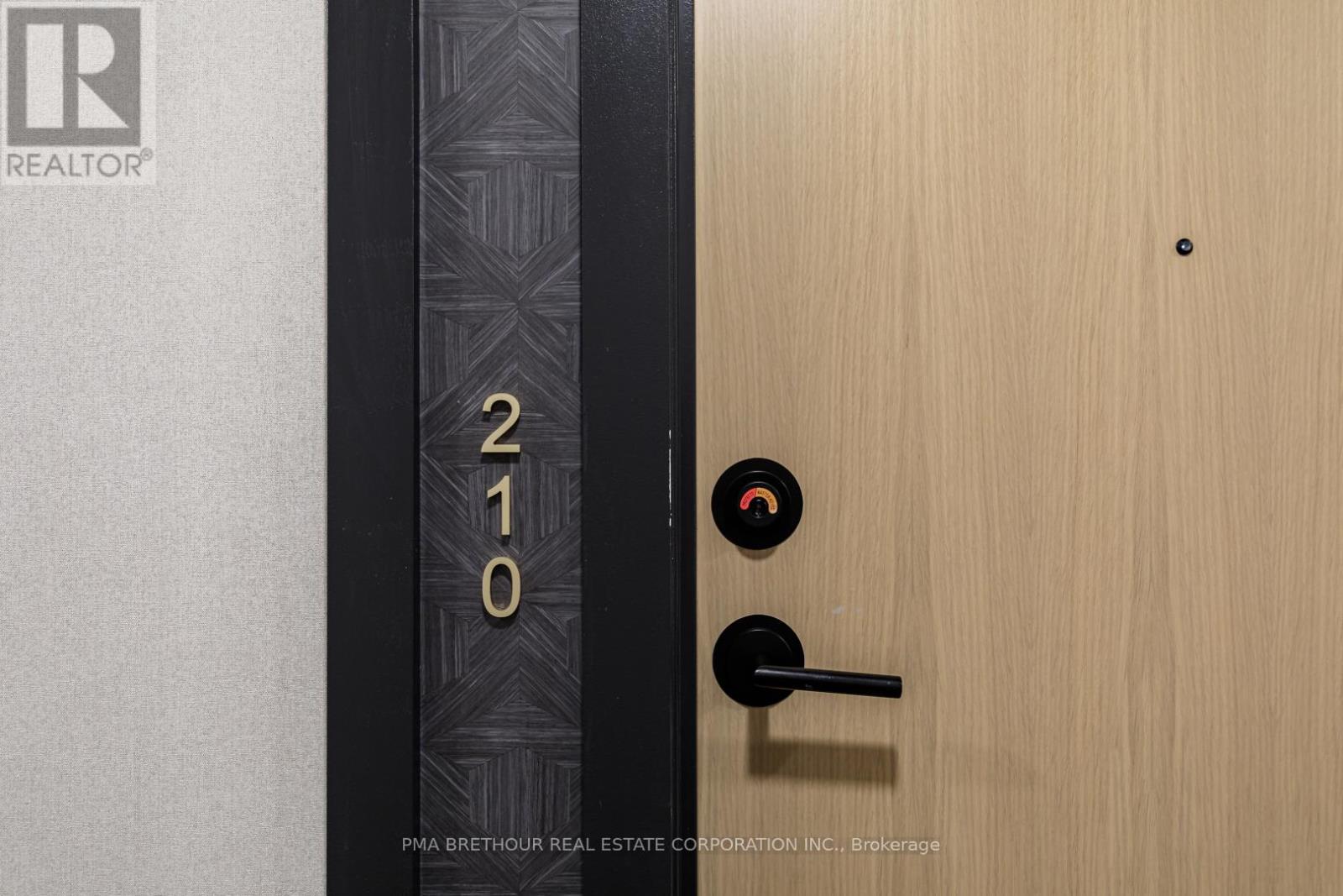 210 - 31 Huron Street, Collingwood, Ontario  L9Y 5T7 - Photo 2 - S12644308