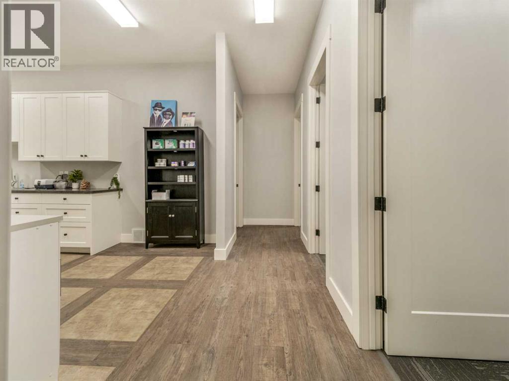 19 Broadway  N, Raymond, Alberta  T0K 2S0 - Photo 36 - A2184291