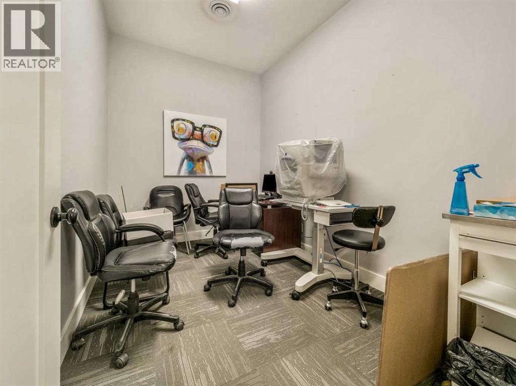 19 Broadway  N, Raymond, Alberta  T0K 2S0 - Photo 38 - A2184291