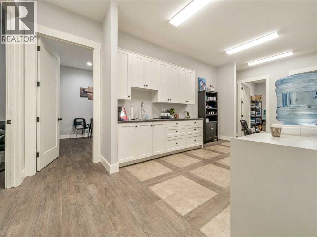 19 Broadway  N, Raymond, Alberta  T0K 2S0 - Photo 45 - A2184291