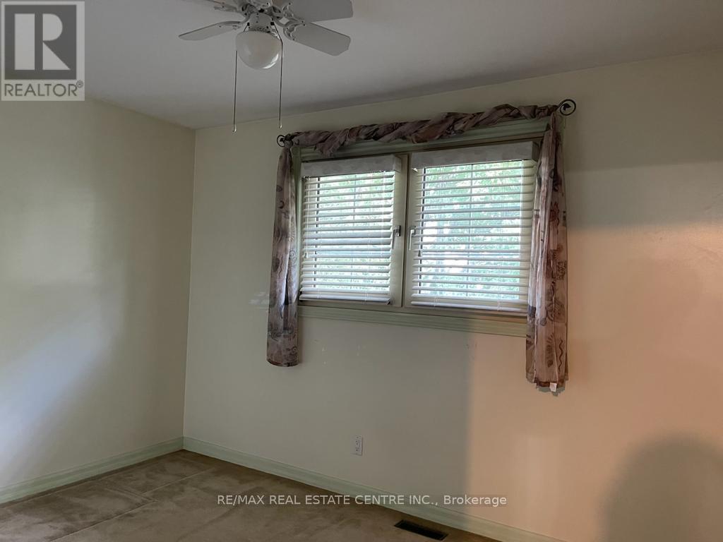 64 Sandsprings Crescent, Kitchener, Ontario  N2E 2A6 - Photo 11 - X12644310