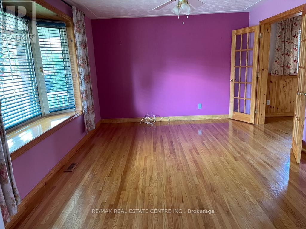 64 Sandsprings Crescent, Kitchener, Ontario  N2E 2A6 - Photo 7 - X12644310