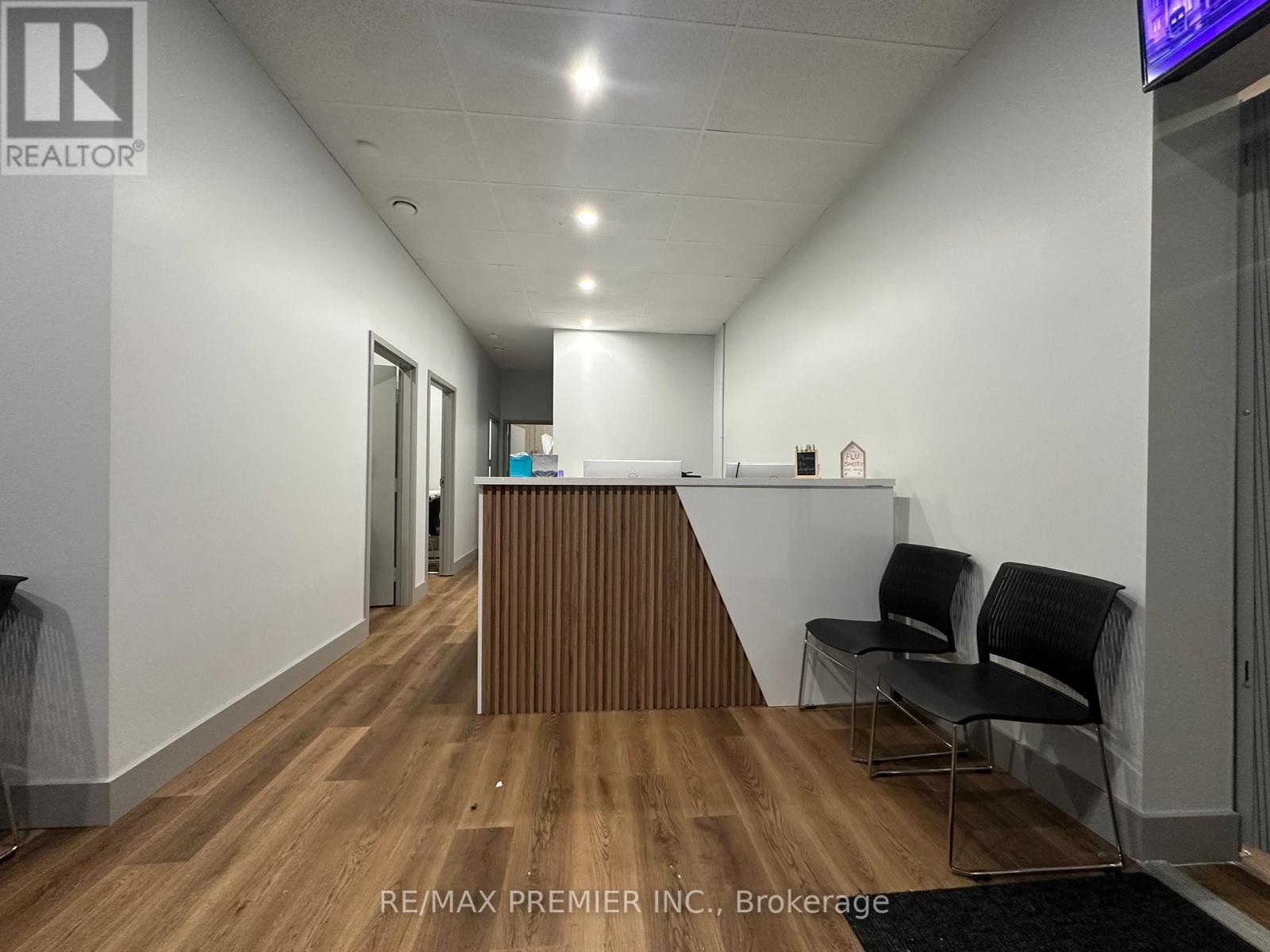 70 King Street E, Hamilton, Ontario  L8G 1K2 - Photo 3 - X12644316