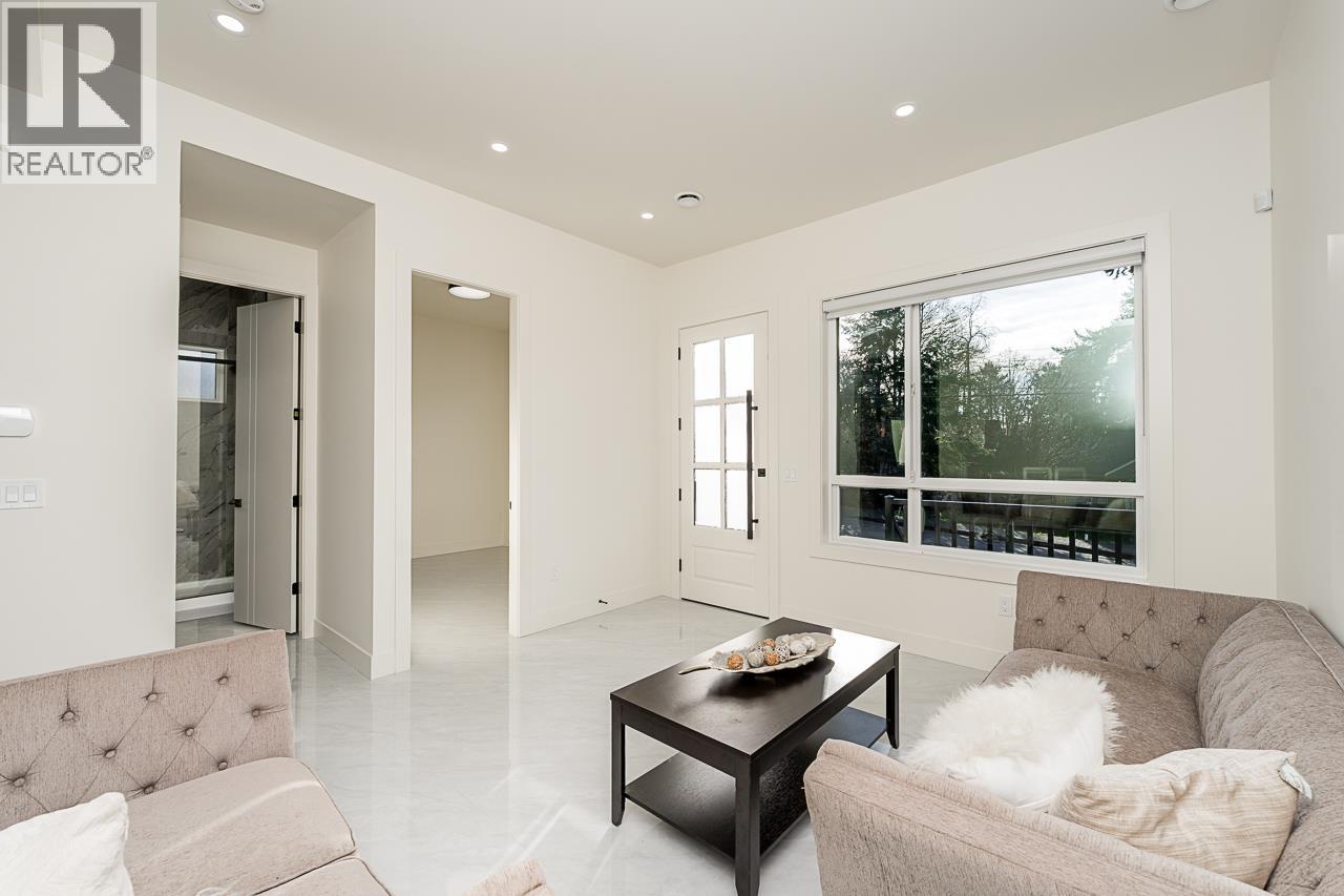 2 9935 Sullivan Street, Burnaby, British Columbia  V3J 1J1 - Photo 3 - R3074627