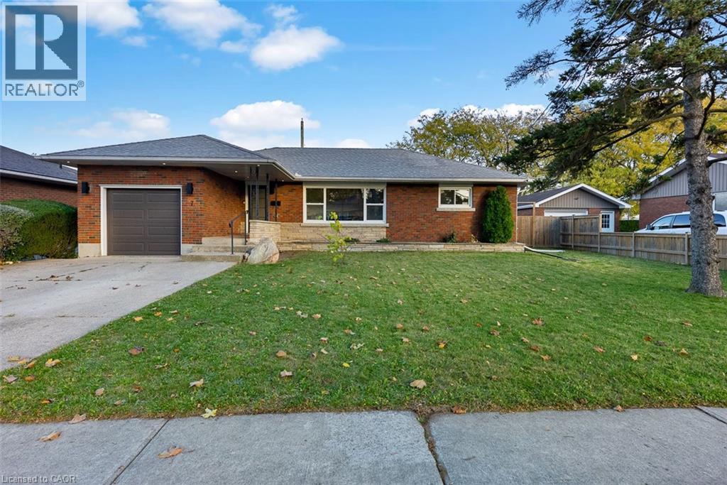 7 Harcove Street, St. Catharines, Ontario  L2N 1W7 - Photo 2 - 40789057