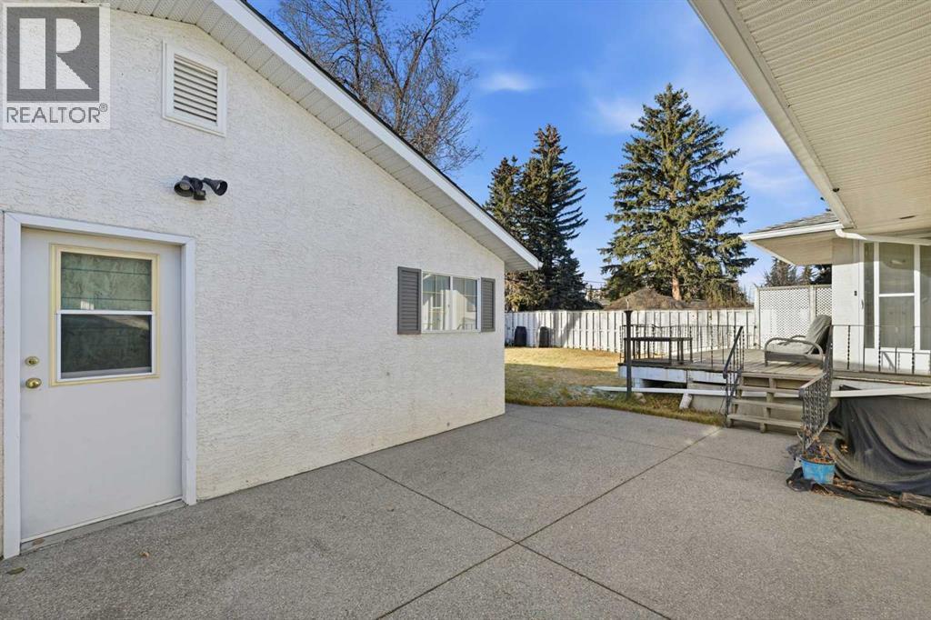 2219 Halifax Crescent Nw, Calgary, Alberta  T2M 4E1 - Photo 38 - A2270302