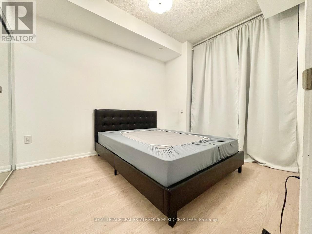 241 - 36 Via Bagnato Street, Toronto, Ontario  M6A 0B7 - Photo 8 - W12457620