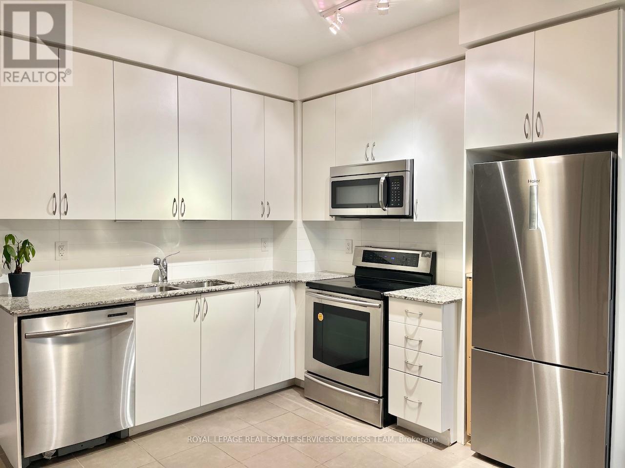 241 - 36 Via Bagnato Street, Toronto, Ontario  M6A 0B7 - Photo 5 - W12457620