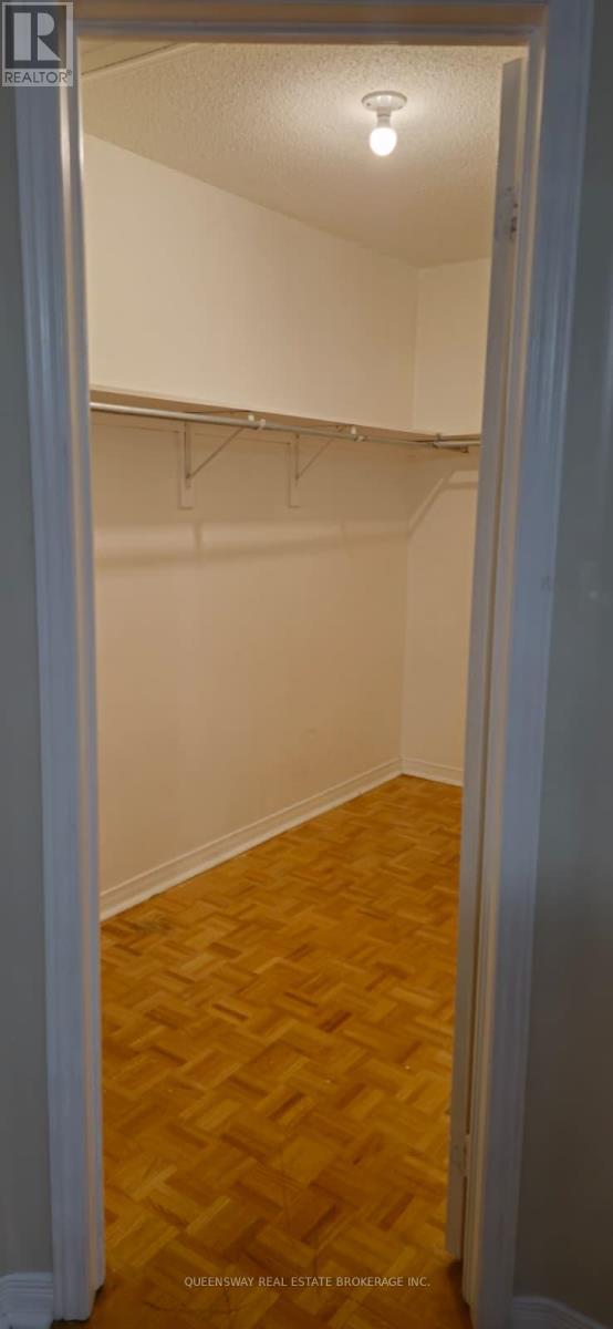 21 Flatlands Way, Brampton, Ontario  L6R 2B5 - Photo 10 - W12644348