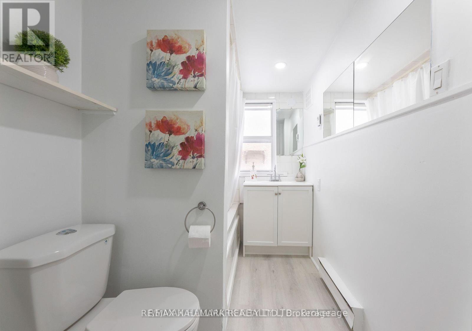 106 Willow Avenue, Toronto, Ontario  M4E 3K3 - Photo 16 - E12612254