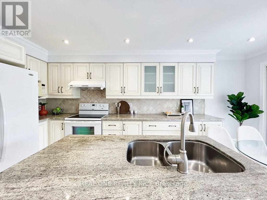 38 Mckay Crescent, Markham, Ontario  L3R 3M6 - Photo 10 - N12644352