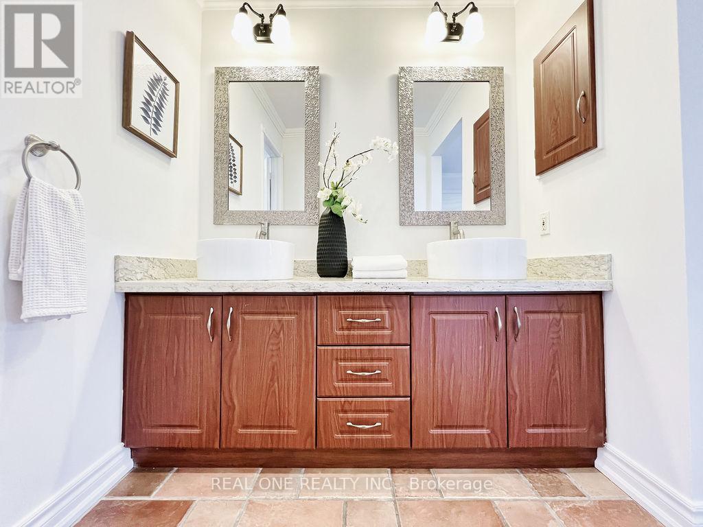 38 Mckay Crescent, Markham, Ontario  L3R 3M6 - Photo 17 - N12644352