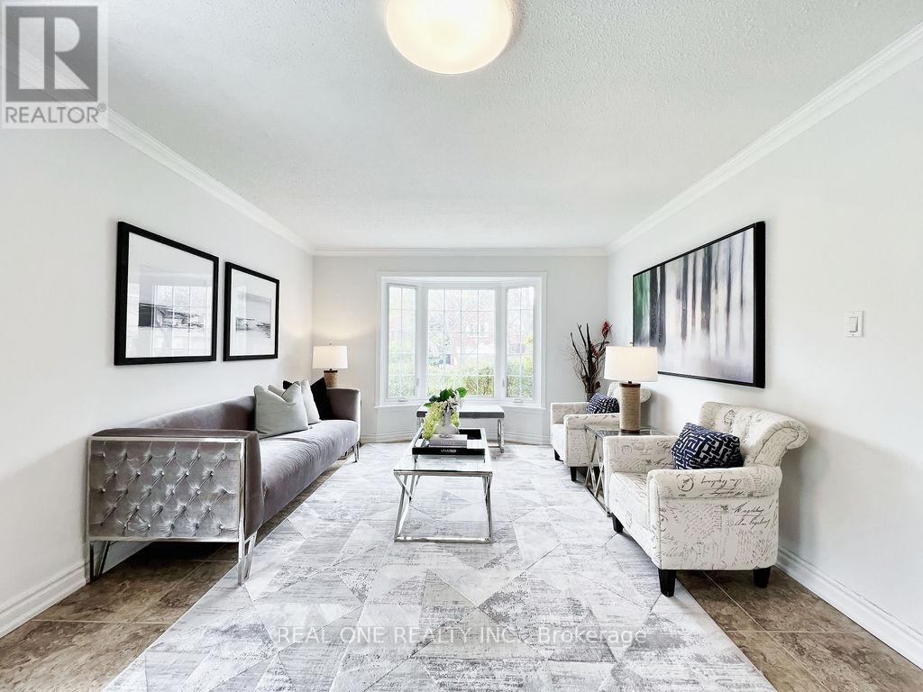 38 Mckay Crescent, Markham, Ontario  L3R 3M6 - Photo 4 - N12644352