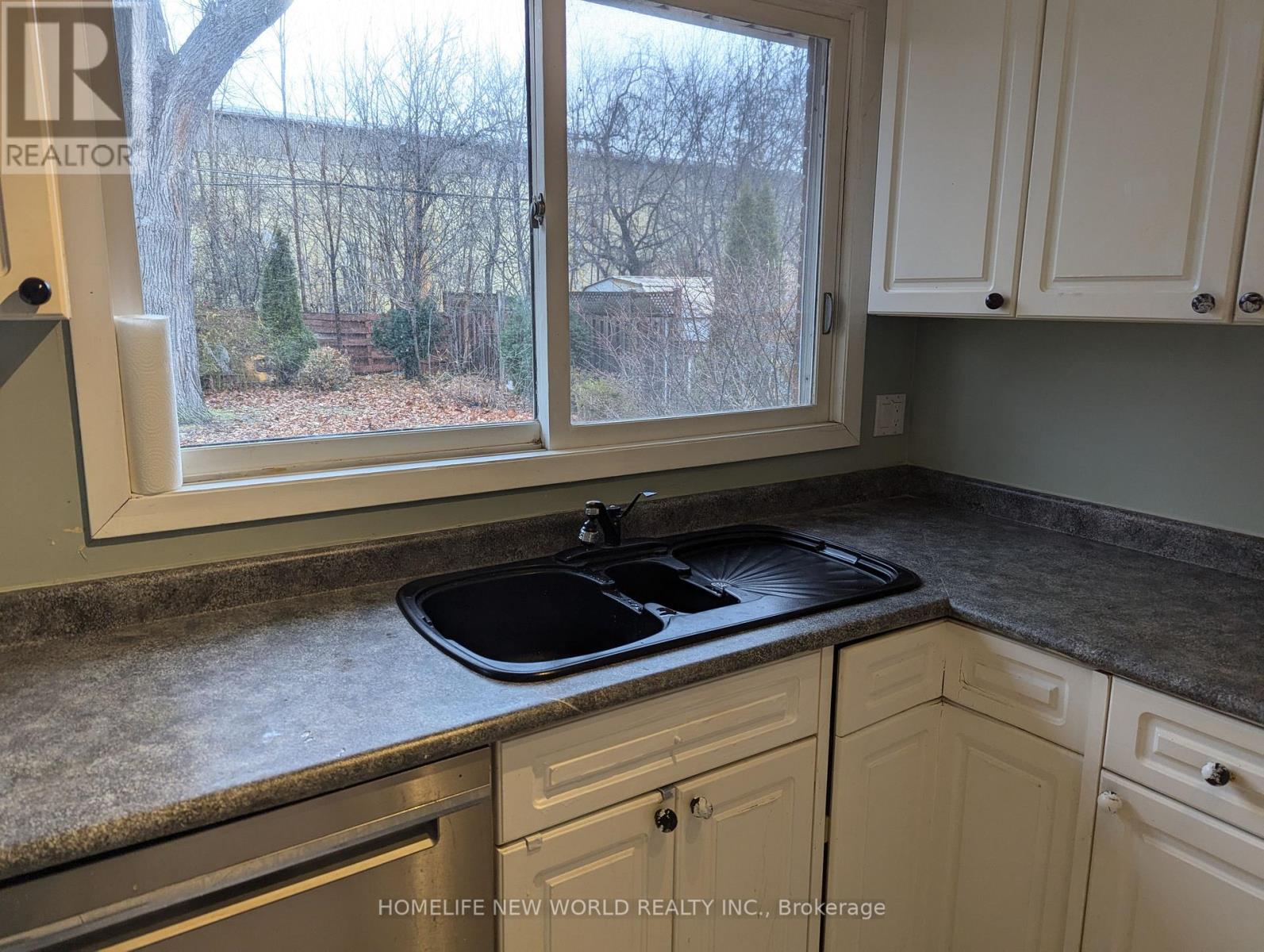 2053 Saxon Road, Oakville, Ontario  L6L 2V1 - Photo 10 - W12644356