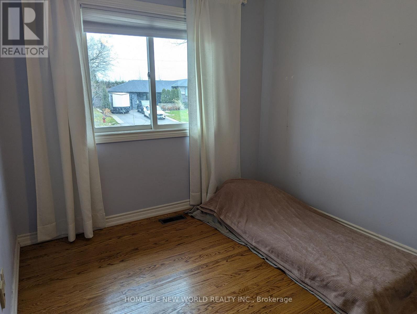 2053 Saxon Road, Oakville, Ontario  L6L 2V1 - Photo 18 - W12644356