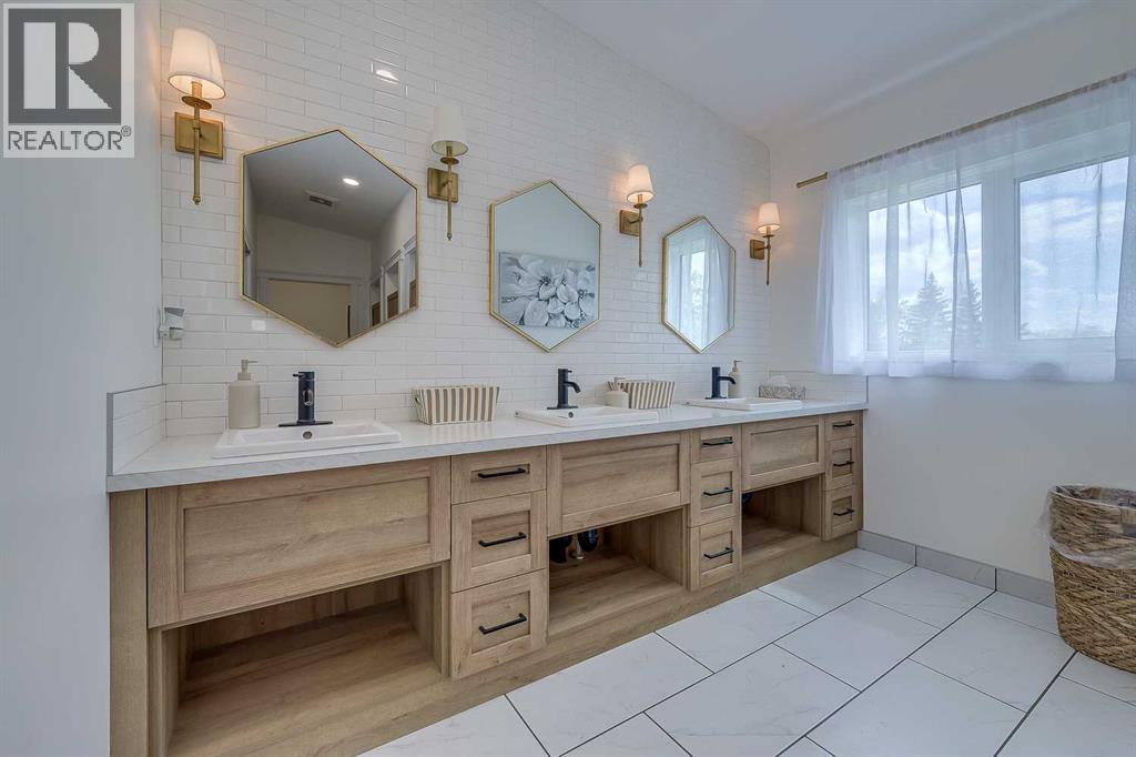 39145 Hwy 20 Highway, Sylvan Lake, Alberta  T4S 1S6 - Photo 20 - A2222165