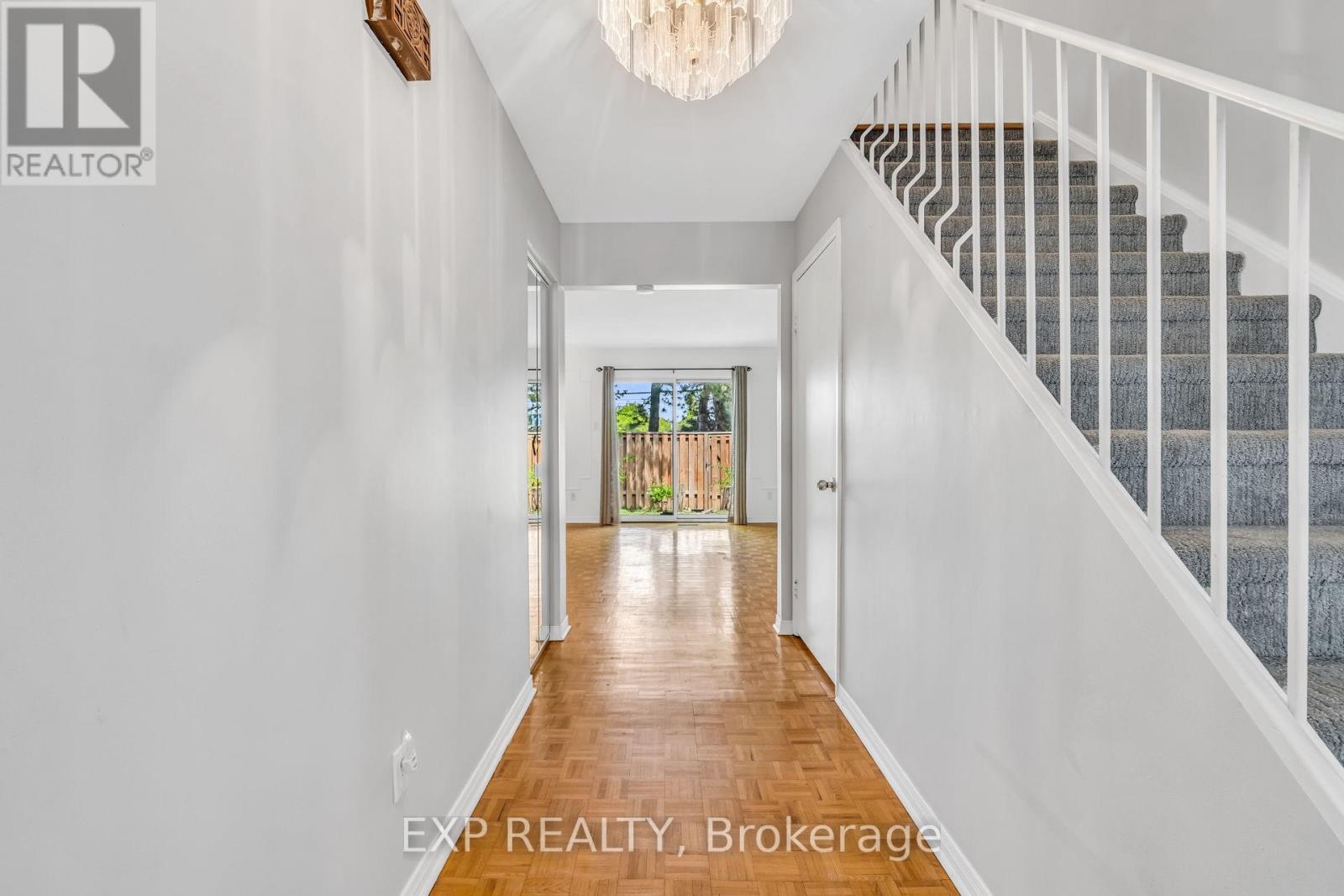 325 - 22 Niles Way, Markham, Ontario  L3T 5B8 - Photo 2 - N12644376