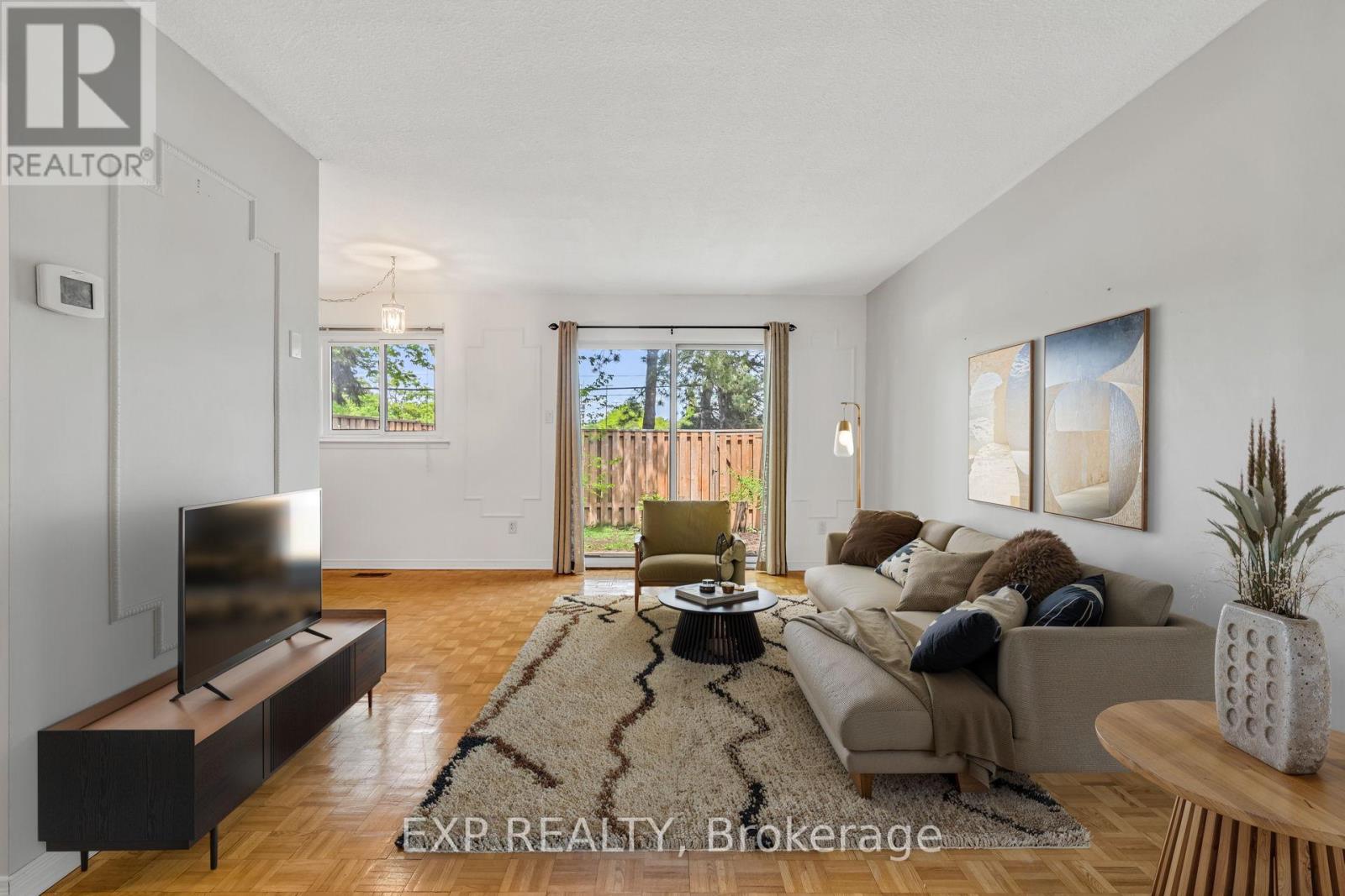 325 - 22 Niles Way, Markham, Ontario  L3T 5B8 - Photo 3 - N12644376