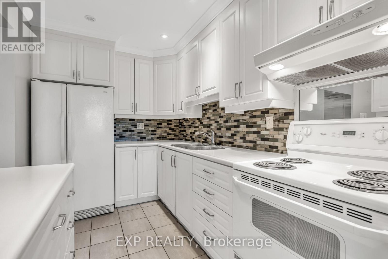 325 - 22 Niles Way, Markham, Ontario  L3T 5B8 - Photo 6 - N12644376