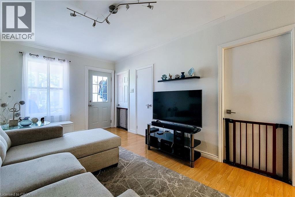 86 East 18th Street, Hamilton, Ontario  L9A 4N8 - Photo 12 - 40778429