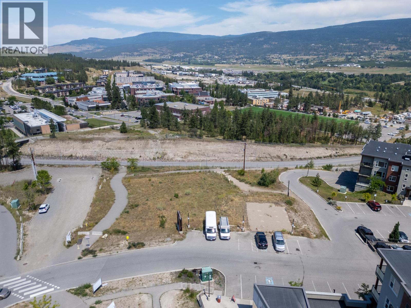 975 - 985 ACADEMY Way, Kelowna, British Columbia