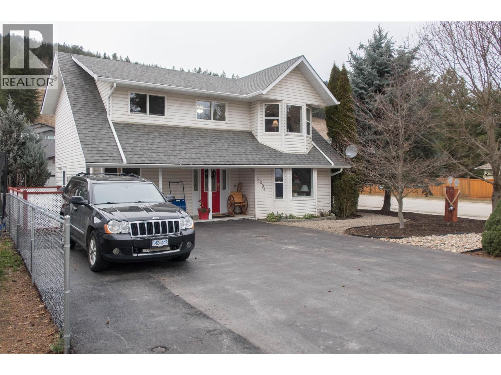 2094 Saddleview Avenue, Lumby, British Columbia