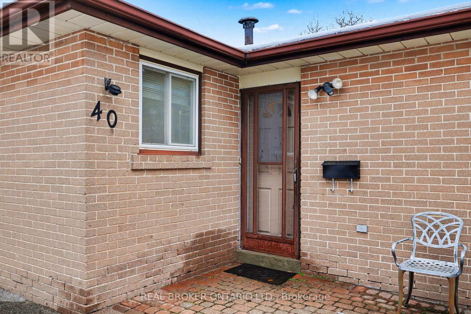 40 Flavian Crescent, Brampton, Ontario  L6T 3P4 - Photo 3 - W12644360