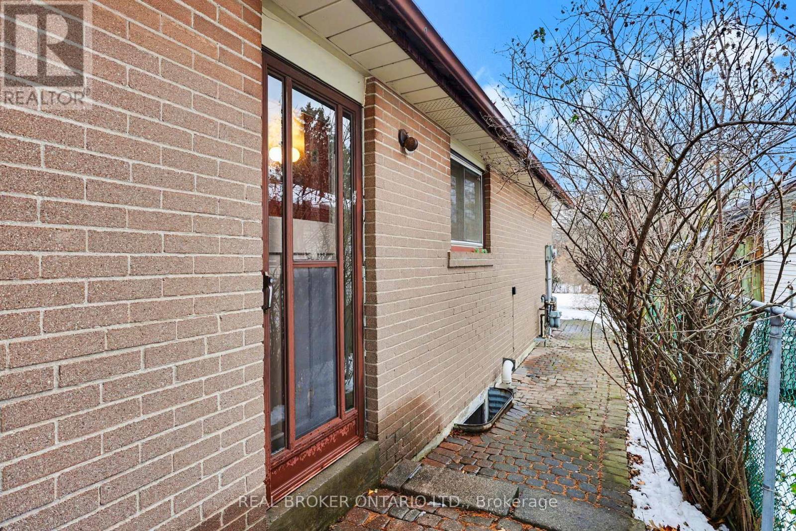 40 Flavian Crescent, Brampton, Ontario  L6T 3P4 - Photo 34 - W12644360