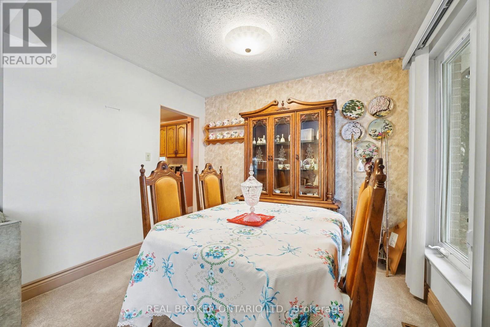 40 Flavian Crescent, Brampton, Ontario  L6T 3P4 - Photo 9 - W12644360