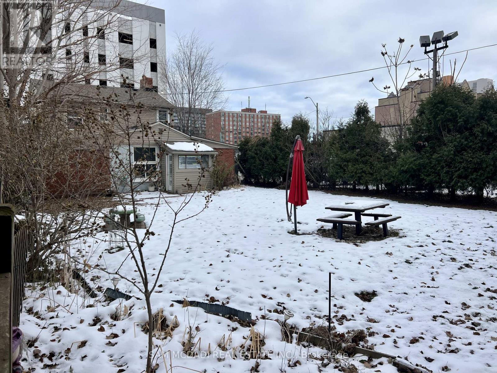 166 Jackson Street E, Hamilton, Ontario  L8N 1L4 - Photo 4 - X12644364