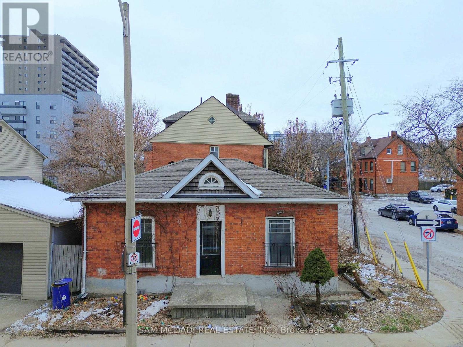 154 Jackson Street E, Hamilton, Ontario  L8N 1L4 - Photo 2 - X12644366