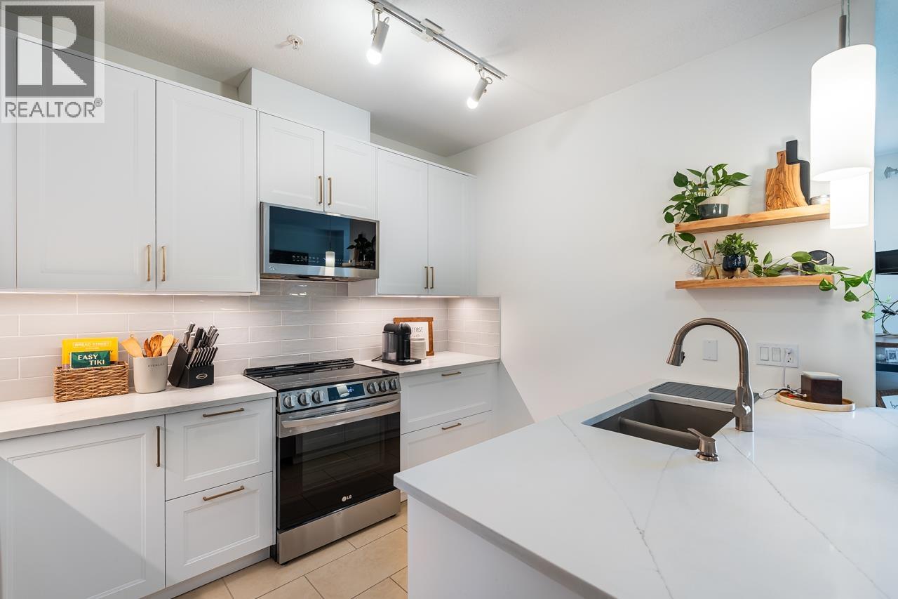 318 2477 Kelly Avenue, Port Coquitlam, British Columbia  V3C 0B3 - Photo 4 - R3074493