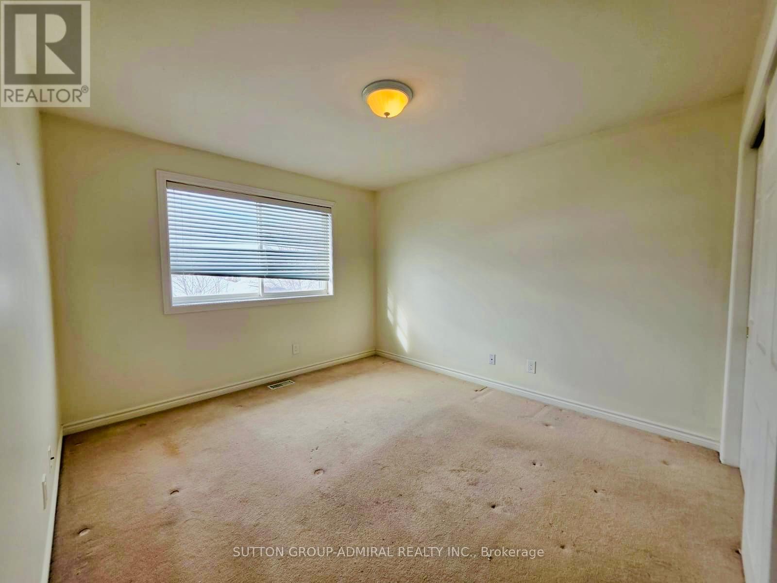 Upper - 12 Revelstoke Court, Barrie (Holly), Ontario  L4N 8X7 - Photo 13 - S12644384