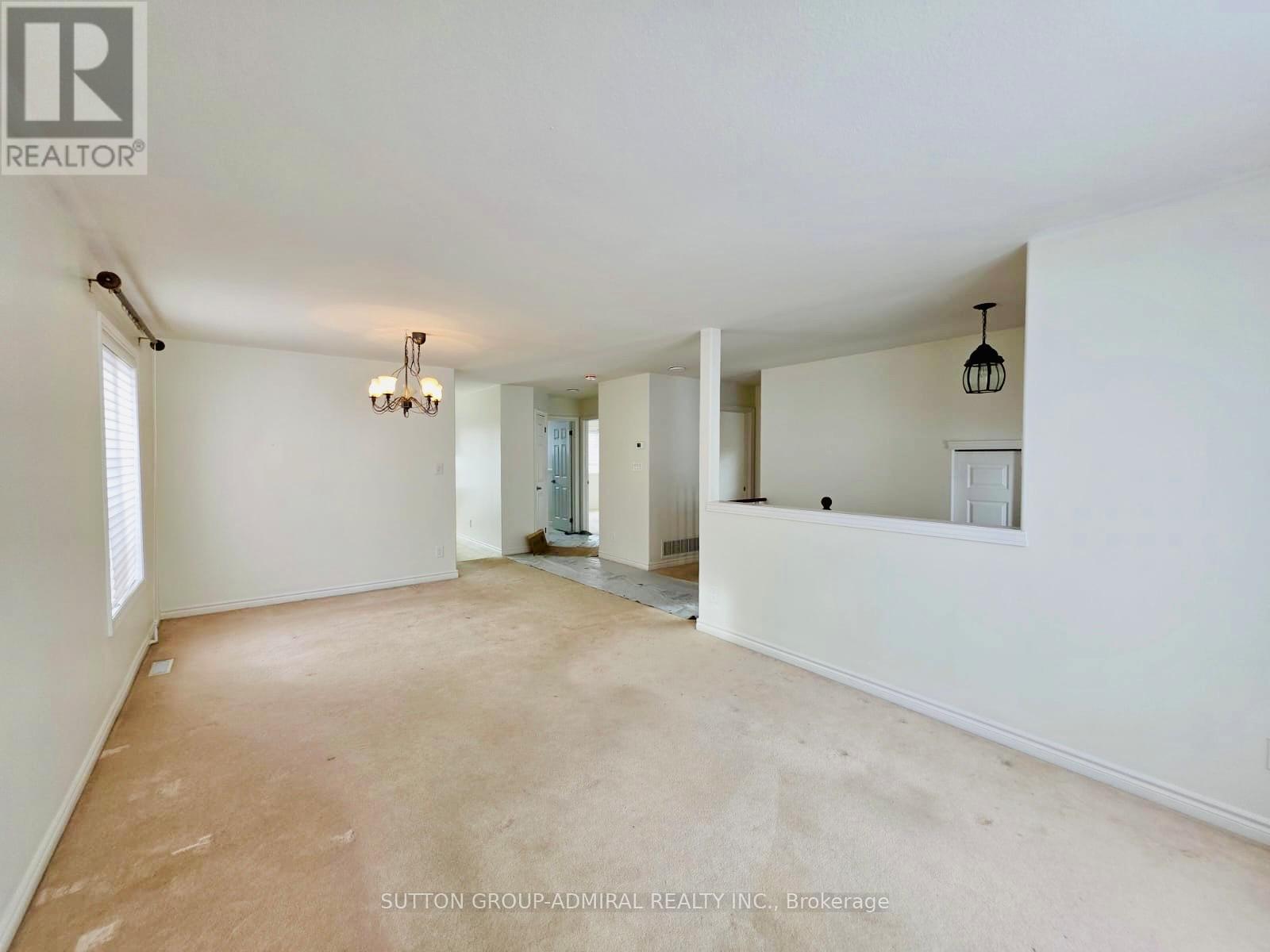 Upper - 12 Revelstoke Court, Barrie (Holly), Ontario  L4N 8X7 - Photo 4 - S12644384