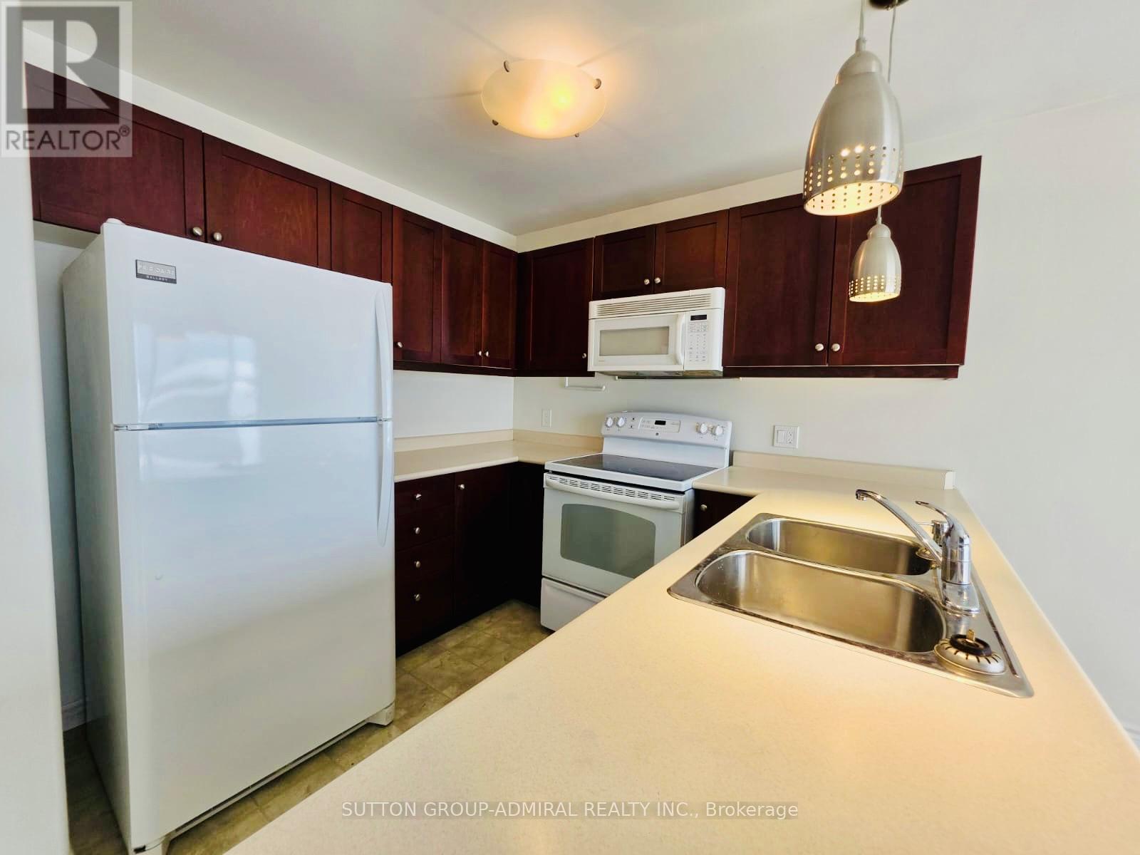 Upper - 12 Revelstoke Court, Barrie (Holly), Ontario  L4N 8X7 - Photo 6 - S12644384