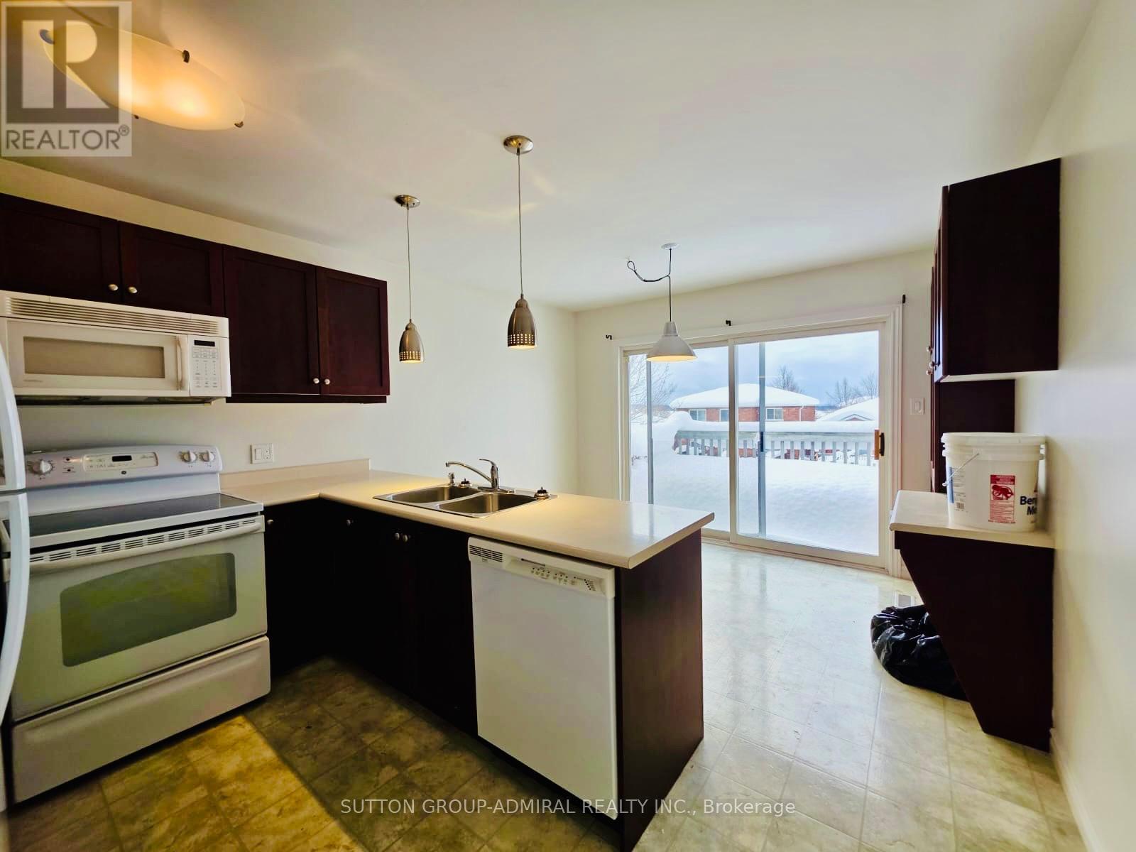 Upper - 12 Revelstoke Court, Barrie (Holly), Ontario  L4N 8X7 - Photo 8 - S12644384