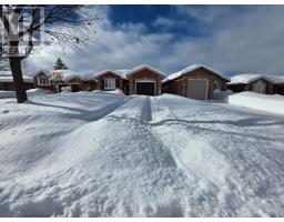 UPPER - 12 REVELSTOKE COURT, Barrie, Ontario