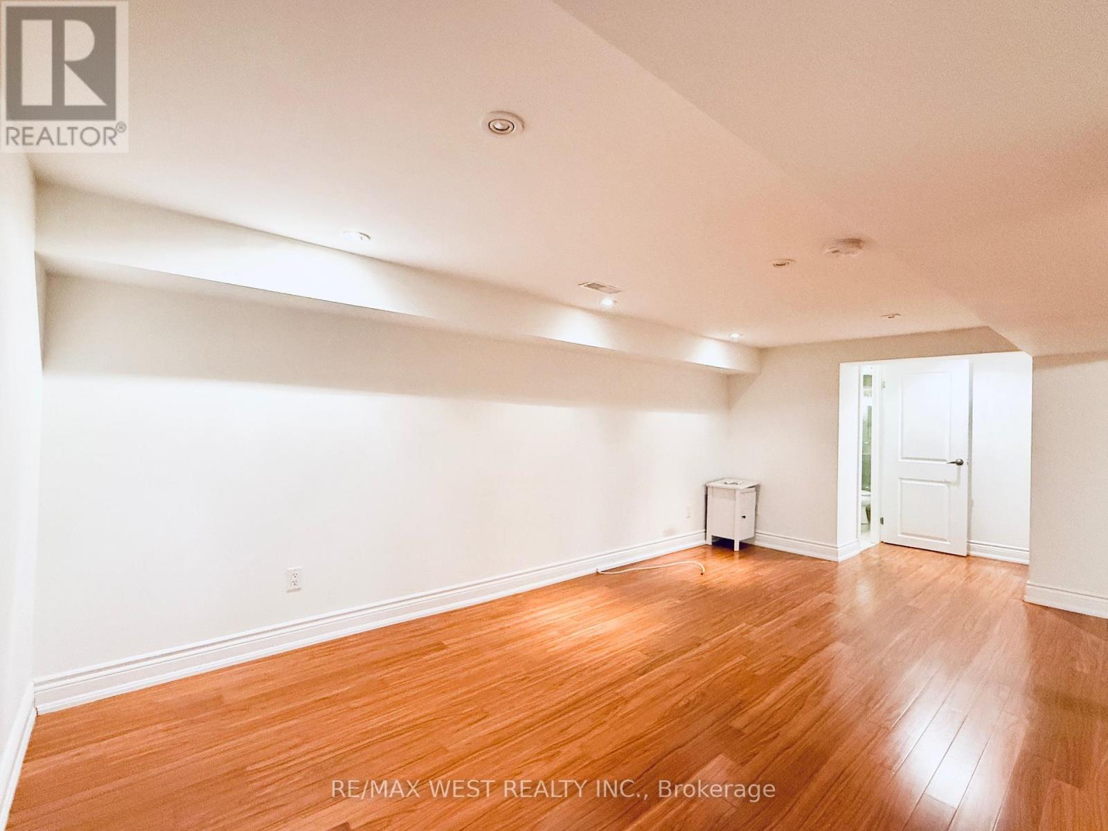 Lower - 43 Dunblaine Avenue, Toronto, Ontario  M5M 2R8 - Photo 12 - C12644394