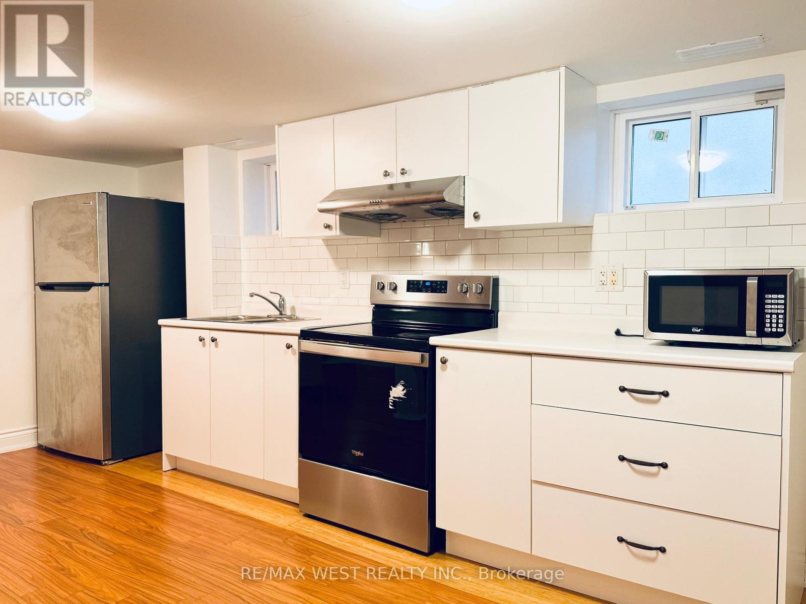 Lower - 43 Dunblaine Avenue, Toronto, Ontario  M5M 2R8 - Photo 4 - C12644394