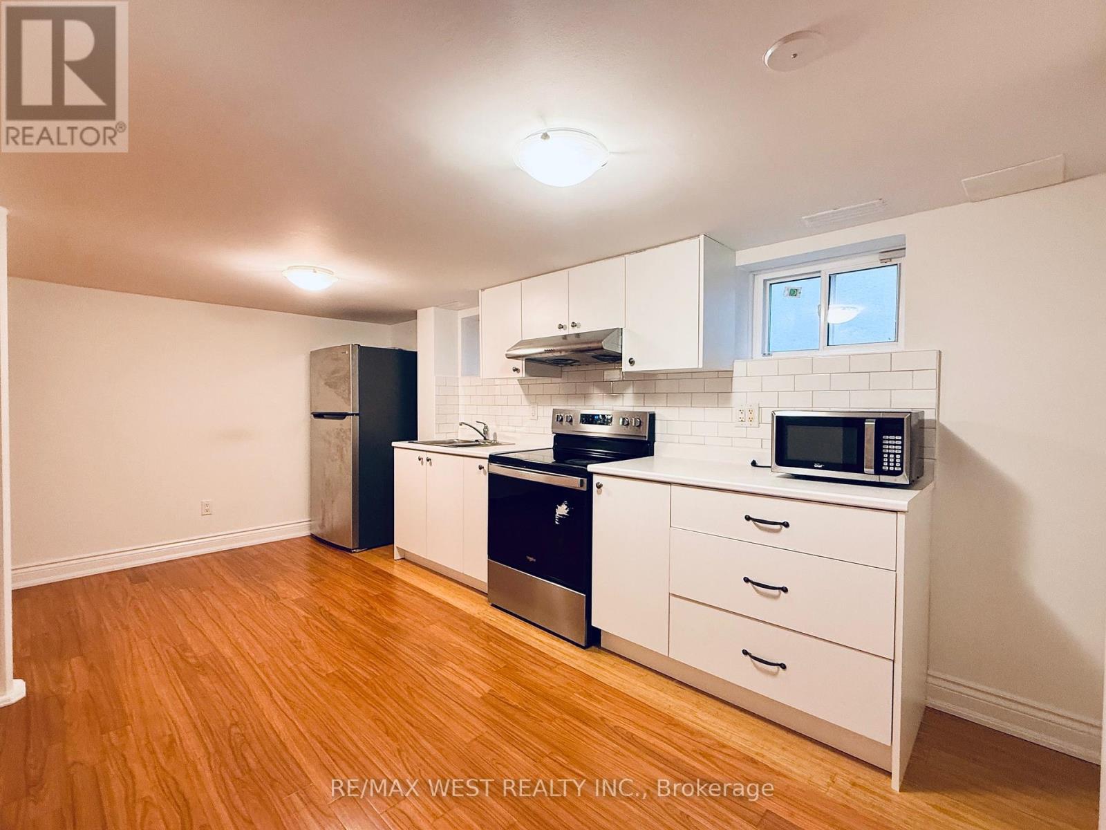 Lower - 43 Dunblaine Avenue, Toronto, Ontario  M5M 2R8 - Photo 9 - C12644394